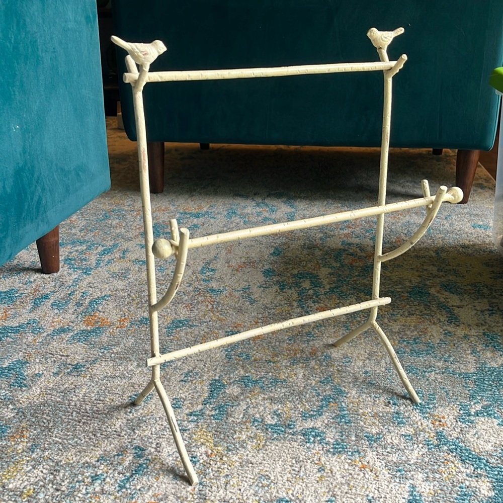 Decorative necklace stand